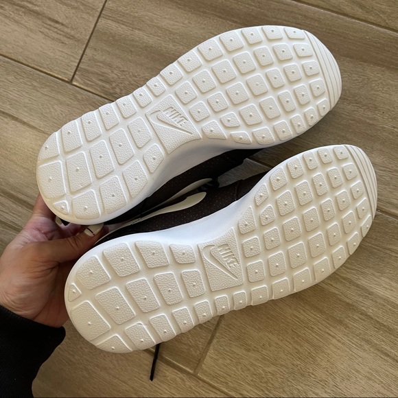 Nike running shoes - Picture 3 of 5